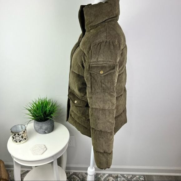 Unreal Fur Berkeley Puffer Jacket Womens corduroy olive green size XS - Picture 4 of 12